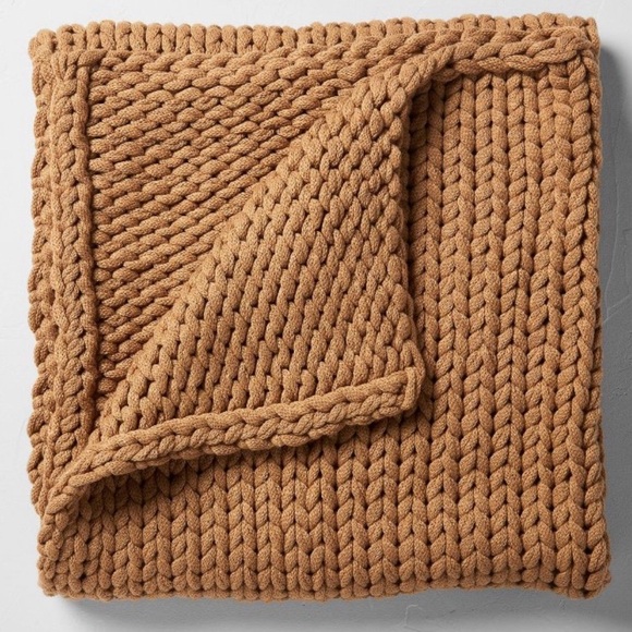 New Casaluna Hand-Knit bed throw 50in x 70 in - Picture 2 of 4